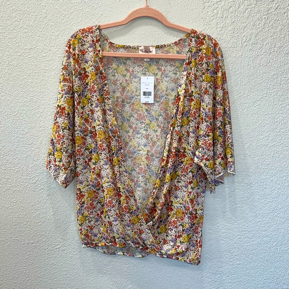Stretchy Low Cut Floral Blouse